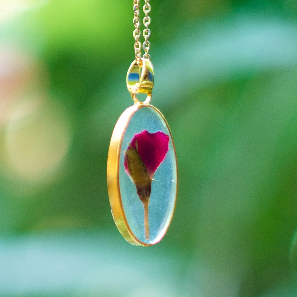 A Delicate Rosette Real Dried Flower Necklace