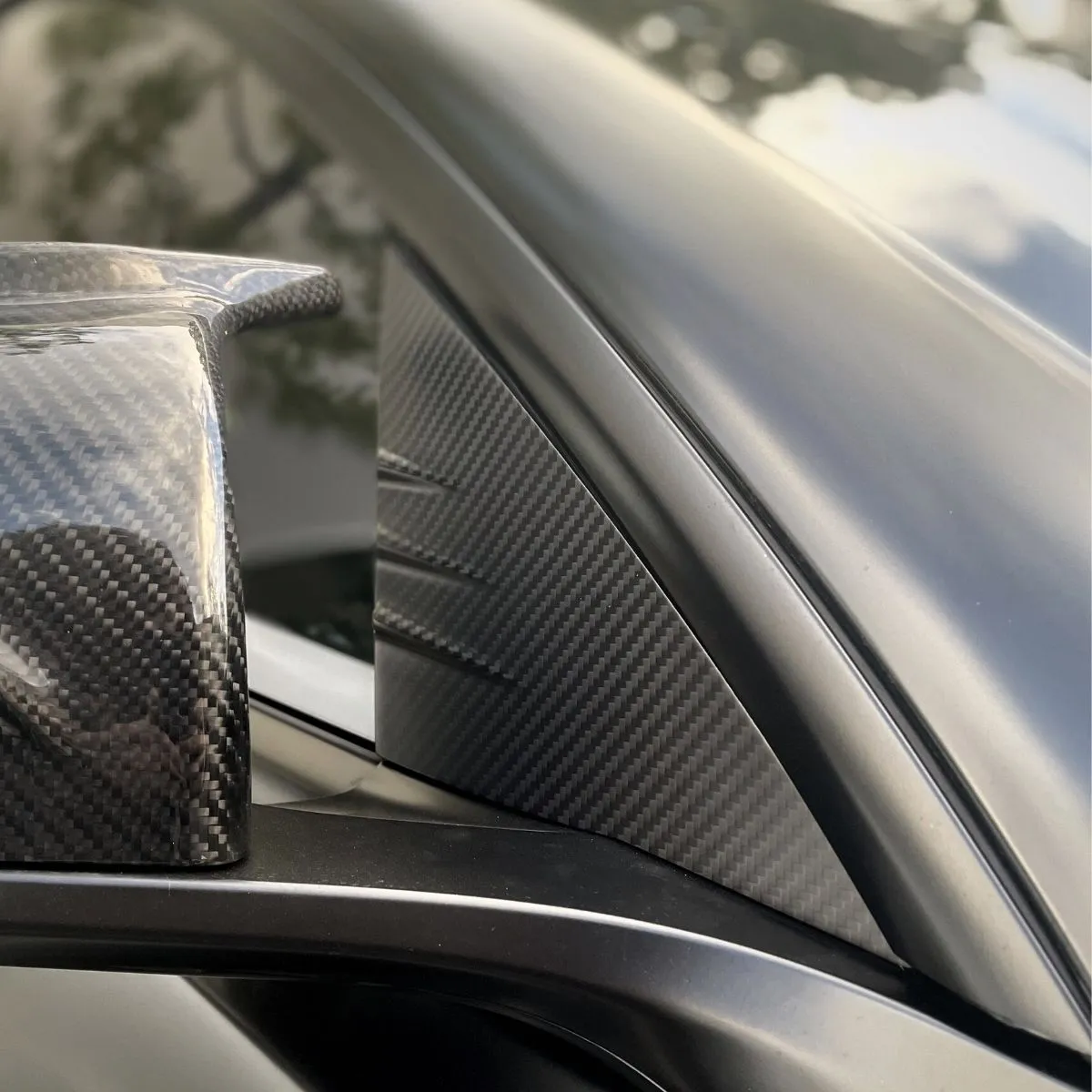 A-pillar Glass Trim for Tesla Model Y / 3 - Dry Carbon Fiber Exterior Mods