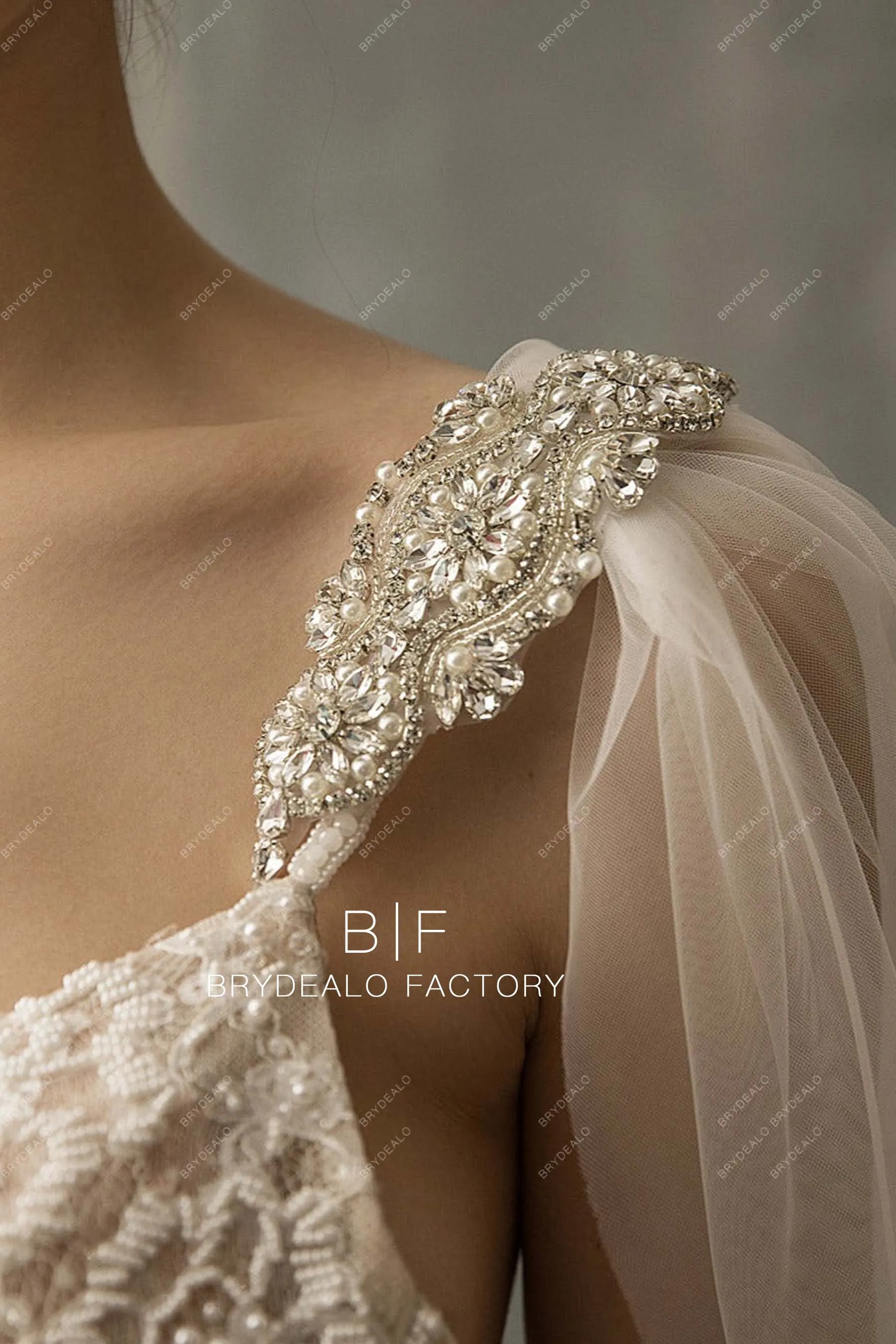 Graceful Cathedral Length Rhinestones Tulle Shoulder Veil